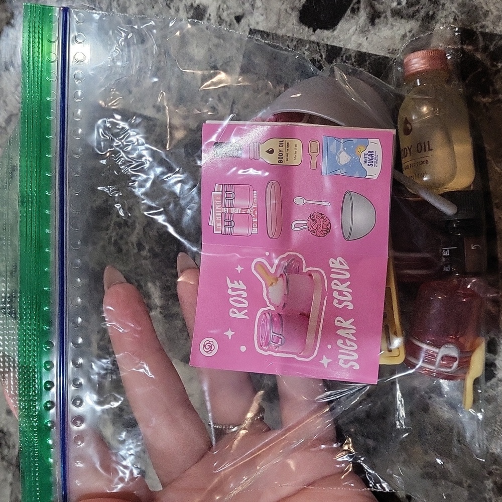 Miniverse Make It Mini Spa Rose Sugar Scrub - Picture 5 of 5